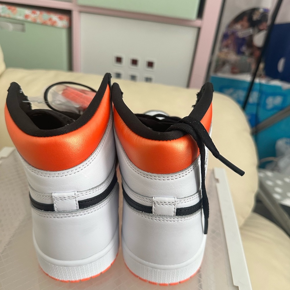 Air Jordan High - Picture 6 of 9